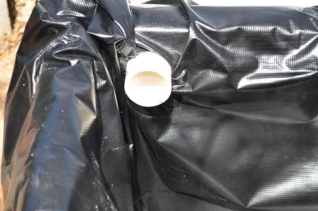 Overflow hole in liner